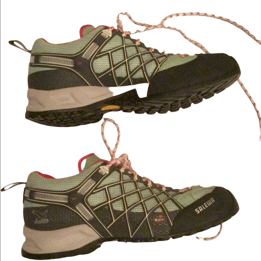 SALEWA NWOB. Top quality training shoes.